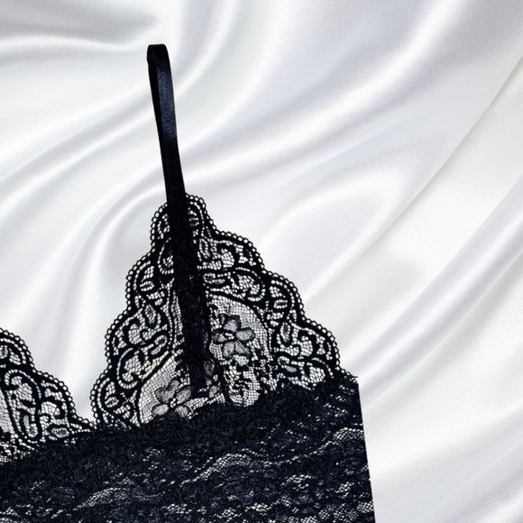 Elegant Black Lace Pajama Set - Picture 2 of 12
